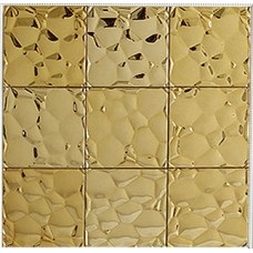 Carrelage mural de salle de bain en brique carrée avec dosseret en métal en forme de cube d'eau en mosaïque dorée